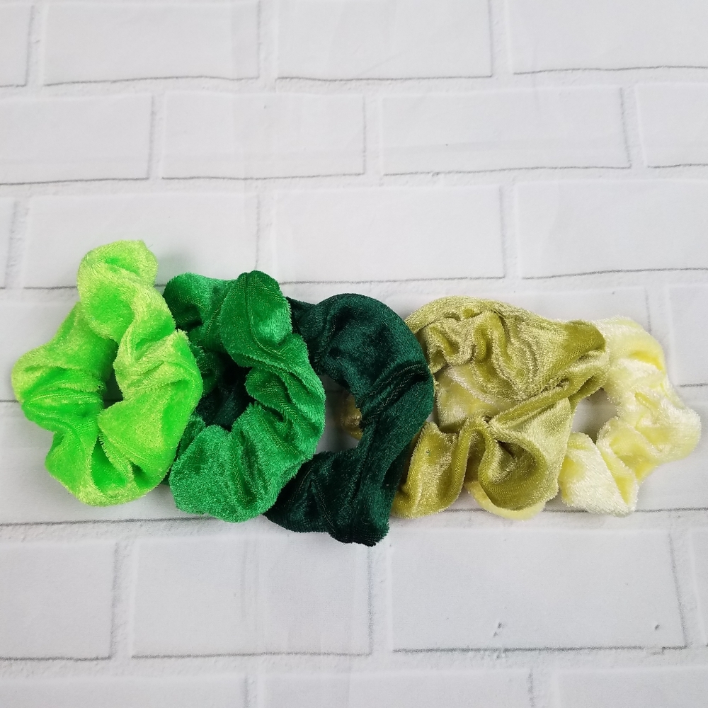 Green Scrunchies Set
